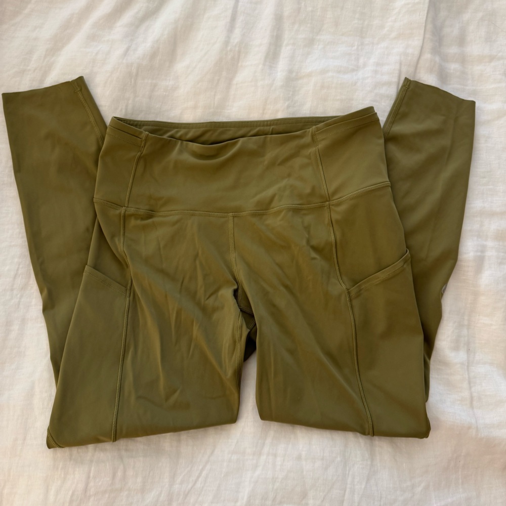 Lululemon Fast and Free High-Rise
Tight 25" sz 8